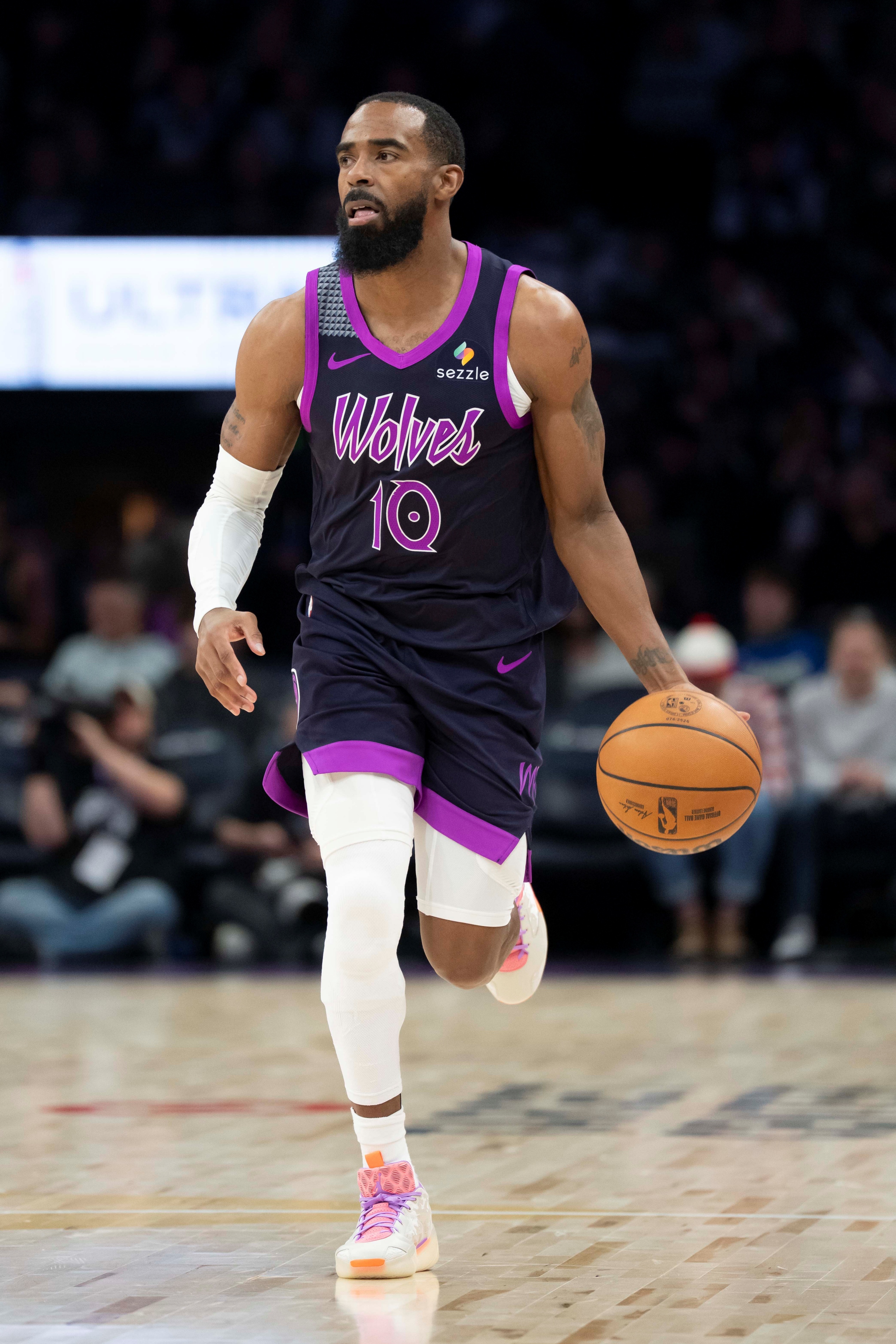 8868体育官方网站-谁需要控卫？👀黄蜂官宣裁掉38岁老将康利 球员连续被交易两次