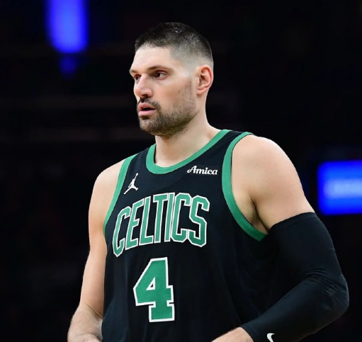 8868体育-突发！武切维奇仅107秒右手无名指骨折 绿军全明星中锋伤退