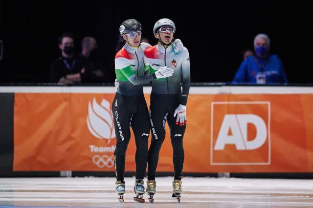 1615176239092015031.jpg (L-R) Shaoang Liu and Shaolin Sandor Liu of Hungarycelebrate in the 1000m final 2021 ©International Skating Union (ISU).jpg